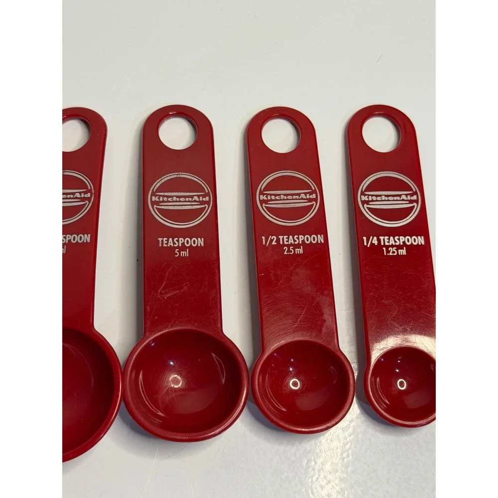 KitchenAid Measuring Spoons Red Plastic Baking Cooking Utensils Set of 4‎